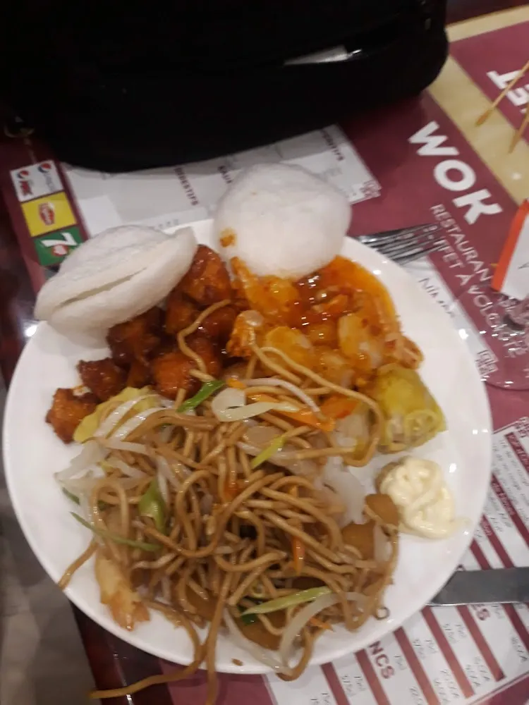 Mélange Wok Crevette Et Poisson Sauce Sate